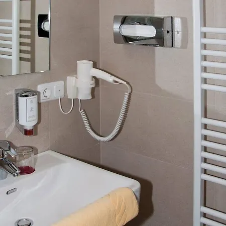 Stadthotel 4* Шердинг